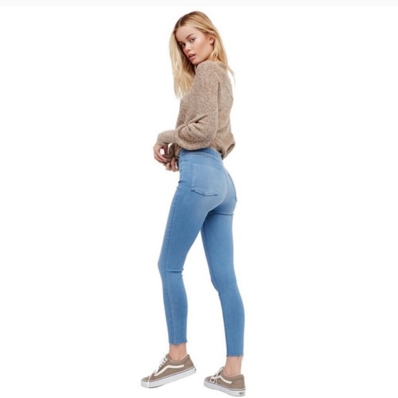 Free People Easy Goes It denim jogging leggings raw hem sz 26 w/ pockets - Picture 3 of 13